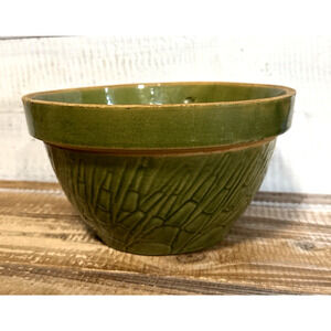 Vintage 1940s Hull Pottery Green Textured Mixing Bowl 8.375” Woodland Bark